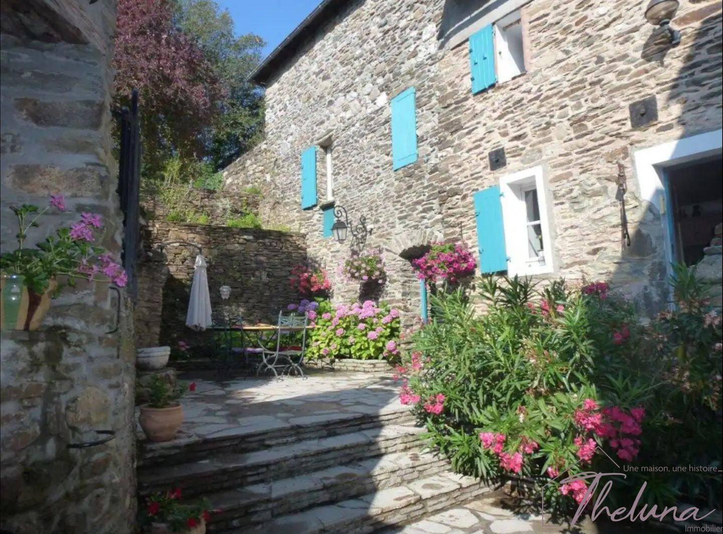 Maison 11 pièces 200 m² · à Saumane · 200 m² · 550 000 €