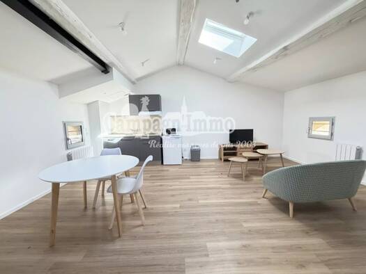 Appartement à louer 570 € 2 pièces 1 chambre 49,5 m² Étage 2/2 Centre Tarare 69170