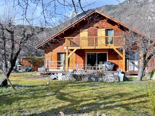 Chalet à vendre 307 500 € 4 pièces 3 chambres 100 m² 825 m² de terrain Veynes 05400