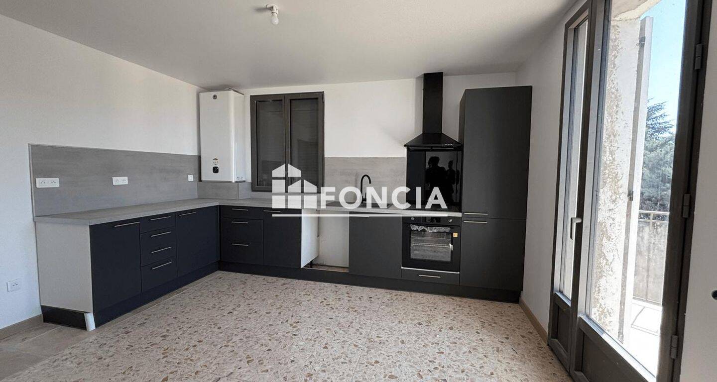 Appartement 4 pièces 122 m² · à Lauris · 122,3 m² · 1 290 €