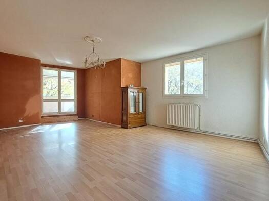 Appartement à vendre 249 000 € 5 pièces 3 chambres 107,1 m² Étage 1/4 Villefranche-sur-Saône 69400