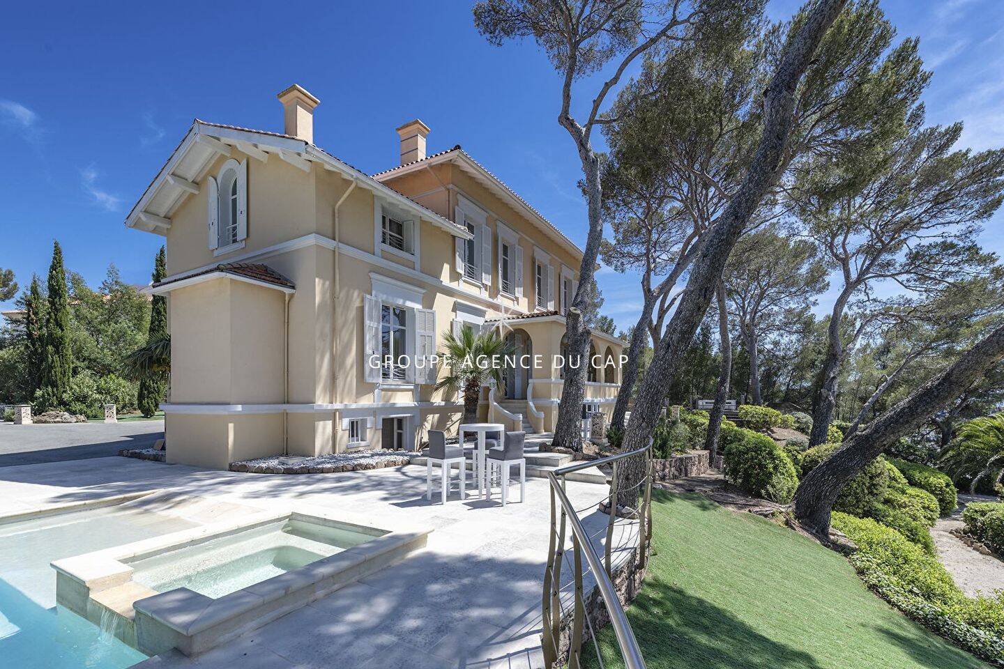 Maison 10 pièces 352 m² · à Saint-Raphaël · 352 m² · 5 775 000 €
