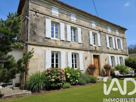 Maison à vendre 446 000 € 8 pièces 5 chambres 260 m² 8 808 m² de terrain Champniers 16430