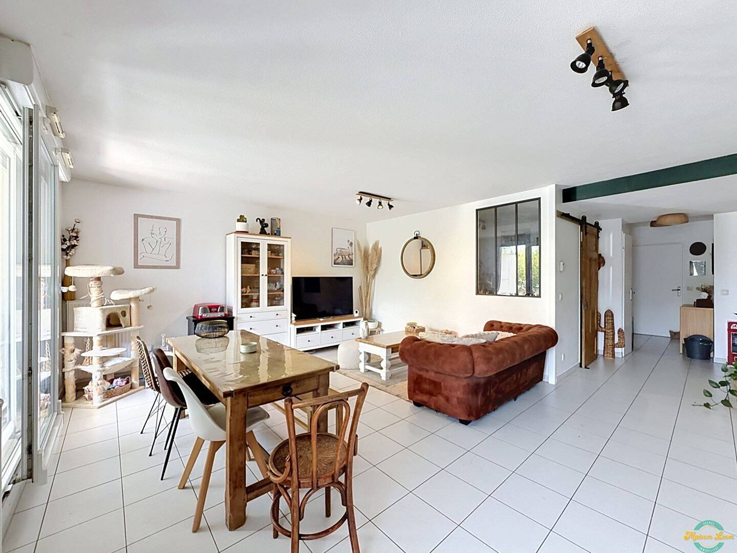 Appartement 2 pièces 64 m² · à Bourgoin-Jallieu · 64 m² · 209 000 €