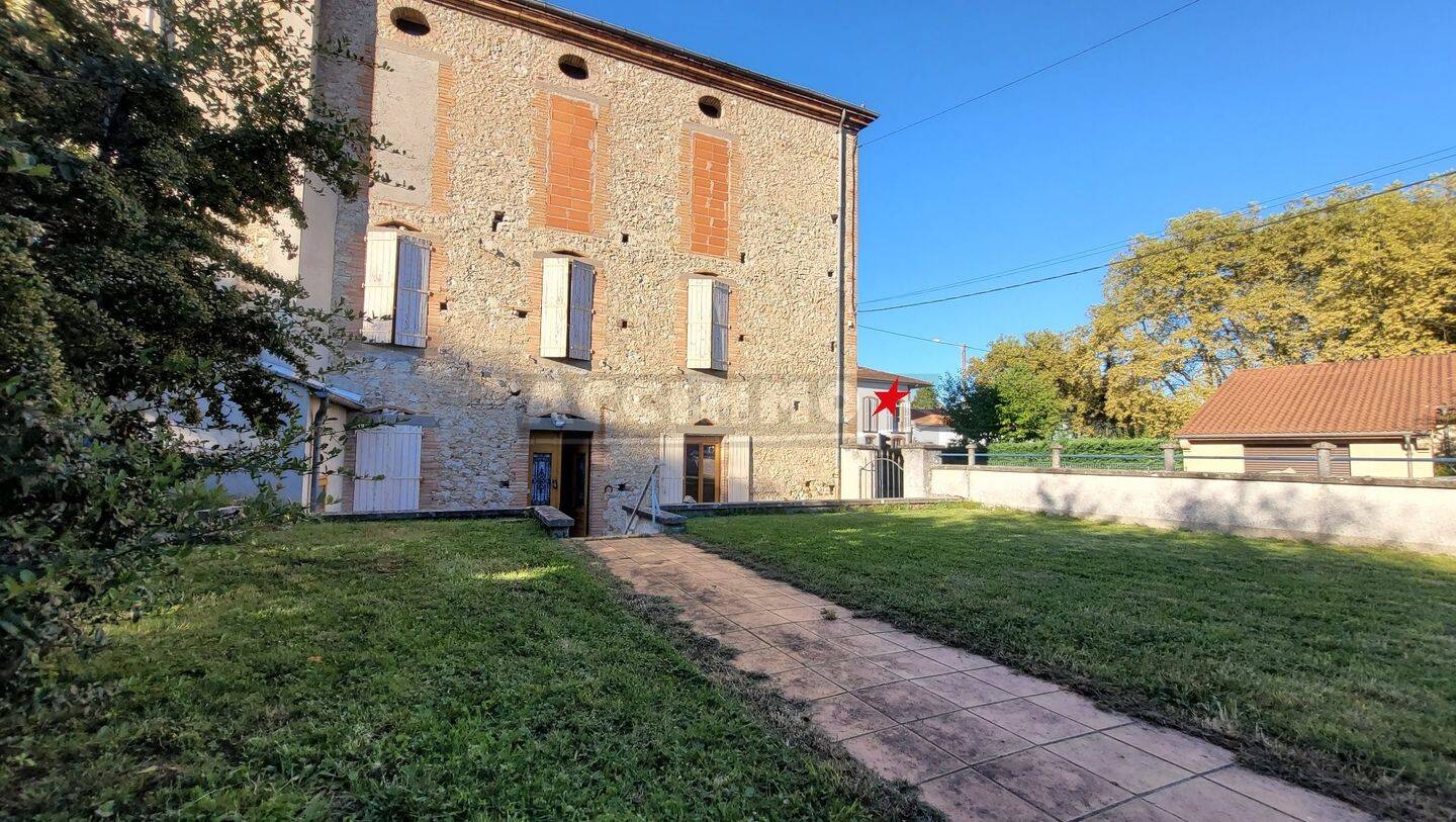 Maison 8 pièces 210 m² · à Graulhet · 210 m² · 106 000 €