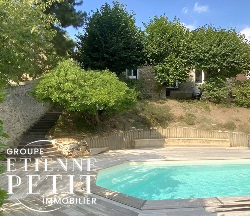 Maison 5 pièces 135 m² · à Feucherolles · 135 m² · 2 500 €