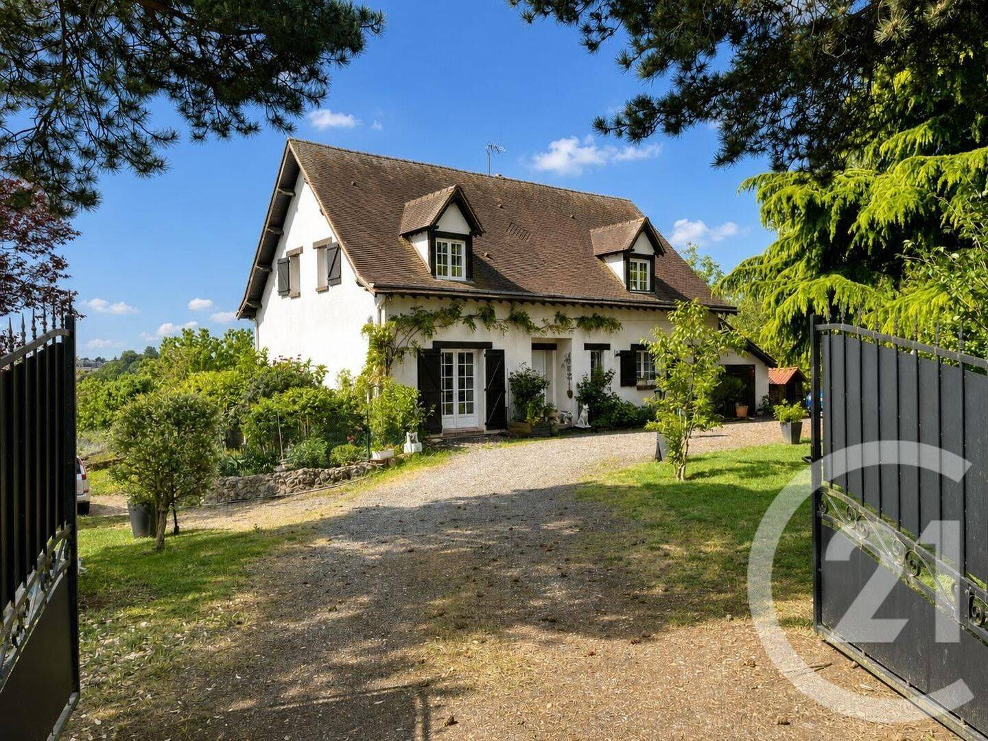 Maison 6 pièces 166 m² · à Auneau-Bleury-Saint-Symphorien · 166,1 m² · 419 000 €