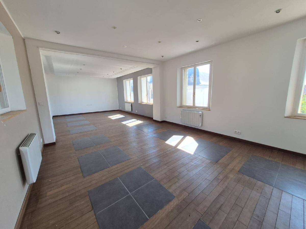 Appartement 4 pièces 150 m² · à Chauny · 150 m² · 107 000 €