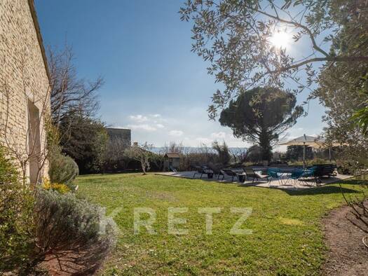 Maison à vendre 1 383 000 € 6 pièces 5 chambres 200 m² 2 929 m² de terrain Gordes 84220