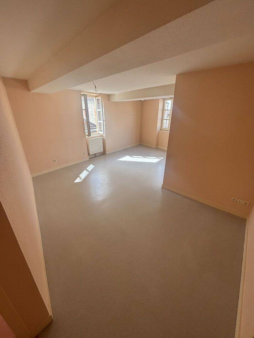 Appartement 3 pièces 72 m² · à Charlieu · 72 m² · 466 €/mois