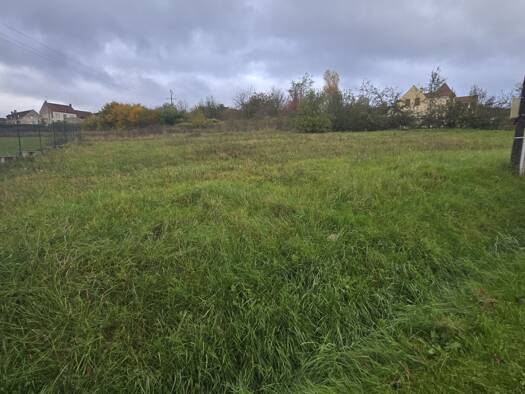 Terrain constructible à vendre 35 000 € 1 335 m² de terrain Le Breuil 51210