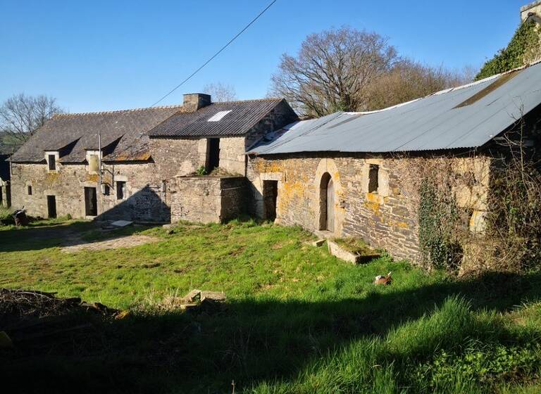 Mas à vendre 103 000 € 10 pièces 4<br/>chambres 92 m²<br/>superficie 25 000 m²<br/>terrain Corlay 22320