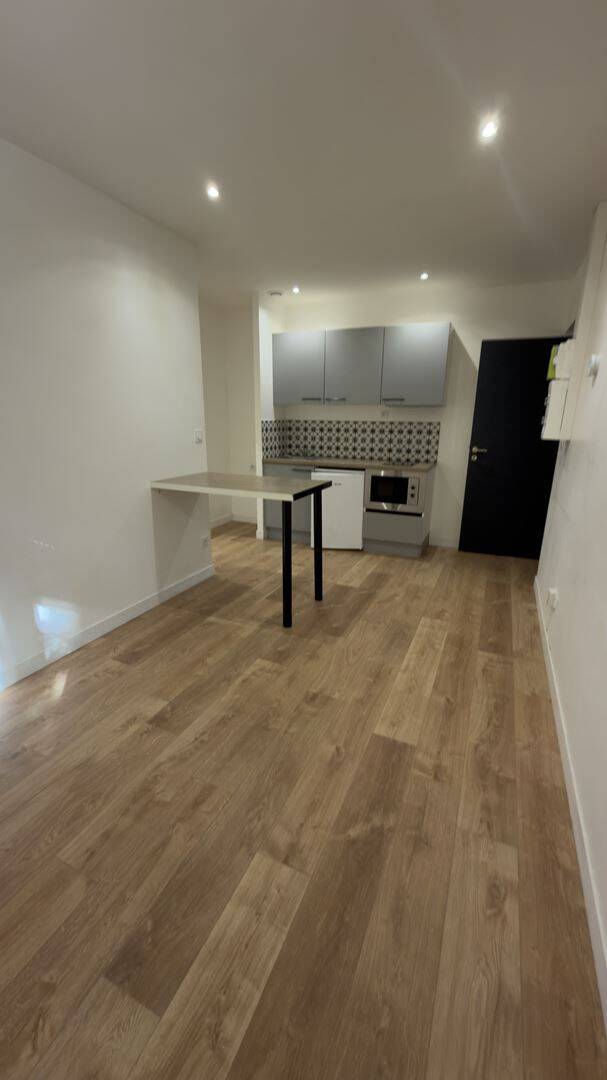 Appartement 2 pièces 28 m² · à Oullins-Pierre-Bénite · 28 m² · 700 €/mois
