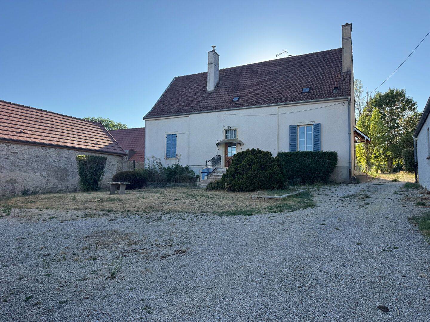 Maison 5 pièces 170 m² · à Spoy · 170 m² · 850 €