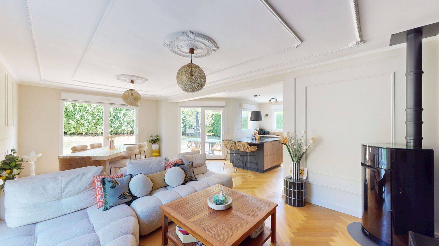 Maison 6 pièces 151 m² · à Serre-les-Sapins · 151 m² · 369 900 €