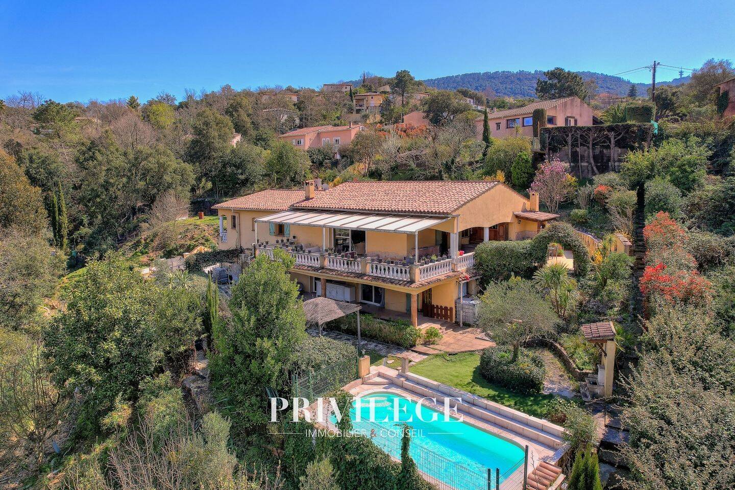 Maison 6 pièces 238 m² · à Les Adrets-de-l'Estérel · 237,7 m² · 730 000 €