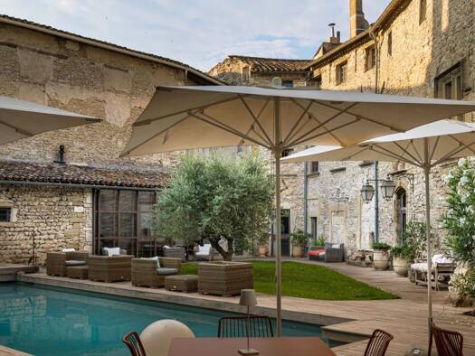 Maison à vendre 3 700 000 € 8 pièces 1 chambre 520 m² La Ville L'Isle-sur-la-Sorgue 84800