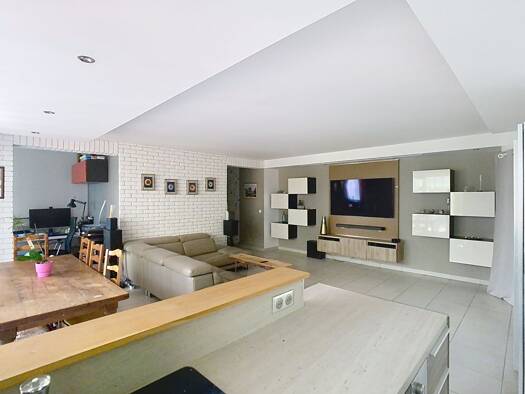 Appartement à vendre 441 000 € 5 pièces 3 chambres 100 m² RDC/4 Saint Quentin Montigny-le-Bretonneux 78180