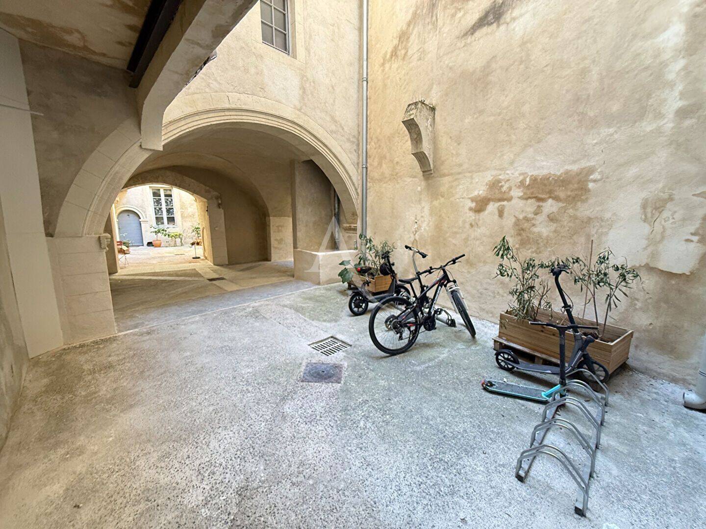 Appartement 4 pièces 94 m² · à Nîmes · 94 m² · 899 €/mois