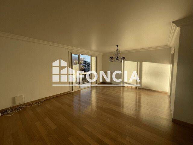 Appartement 4 pièces 94 m² · à Grenoble · 94,4 m² · 1 147 €