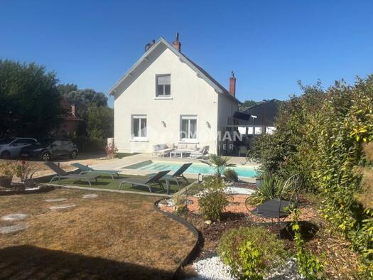Maison à vendre 234 900 € 5 pièces 4 chambres 115 m² 3 393 m² de terrain Saint-Florent-sur-Cher 18400