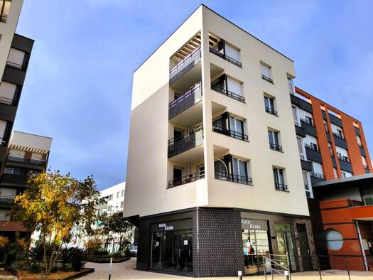 Appartement à louer 806 € 2 pièces 1 chambre 39,6 m² 3ème étage Ile de France Les Ulis 91940