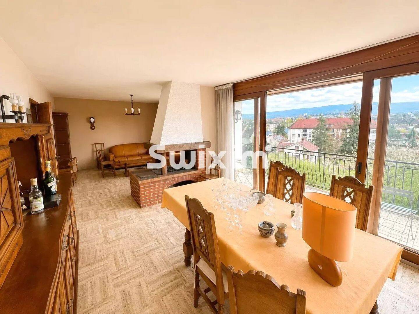 Maison 9 pièces 182 m² · à Lons-le-Saunier · 182,2 m² · 245 000 €