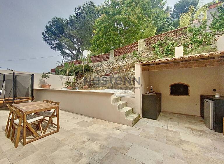 Maison à louer 2 100 € 5 pièces 4<br/>chambres 126 m²<br/>superficie 100 m²<br/>terrain Septemes les Vallons 13240