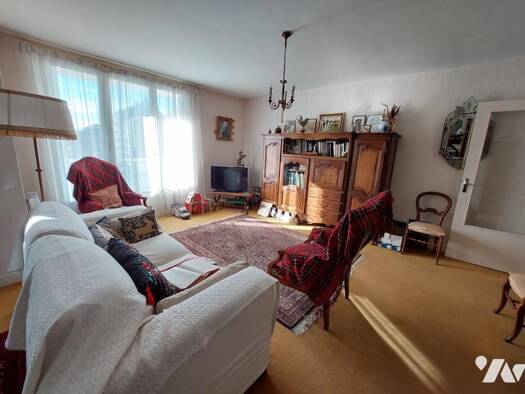 Appartement à vendre 208 000 € 3 chambres 111,6 m² 3ème étage Orléans 45100