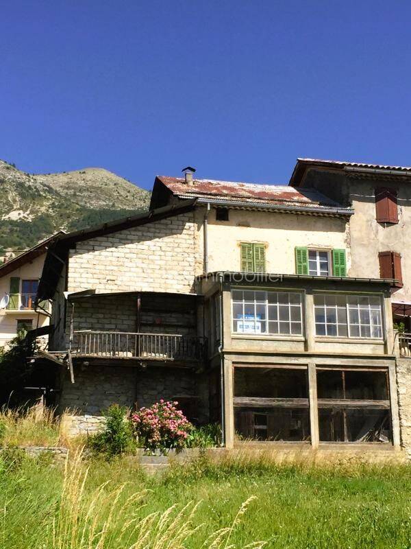 Maison 6 pièces 140 m² · à Thorame-Haute · 140 m² · 97 000 €
