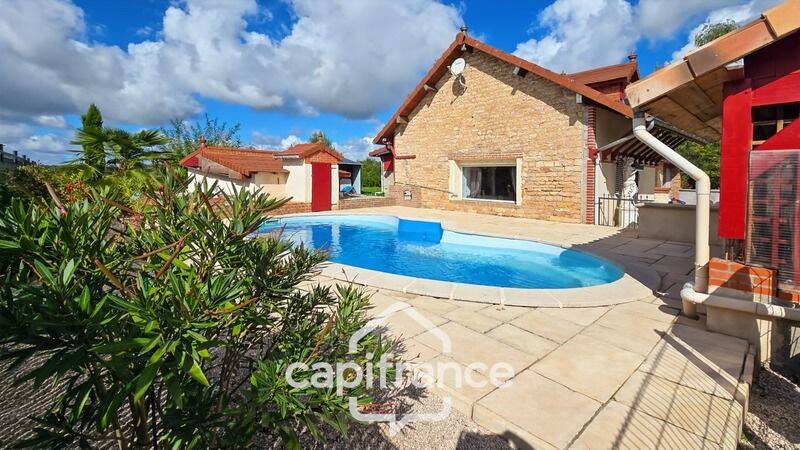 Maison 10 pièces 185 m² · à La Genête · 185 m² · 189 000 €