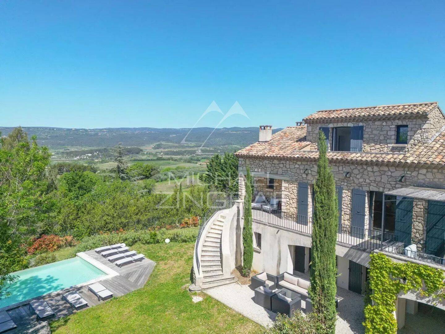 Maison 12 pièces 267 m² · à Roussillon · 267 m² · 1 395 000 €
