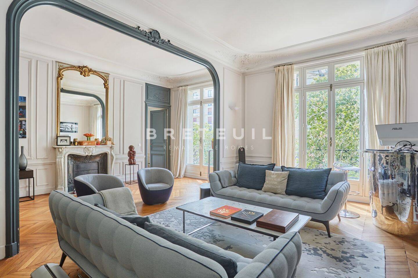 Appartement 7 pièces 198 m² · à Paris 16ème Arrondissement · 198 m² · 2 450 000 €