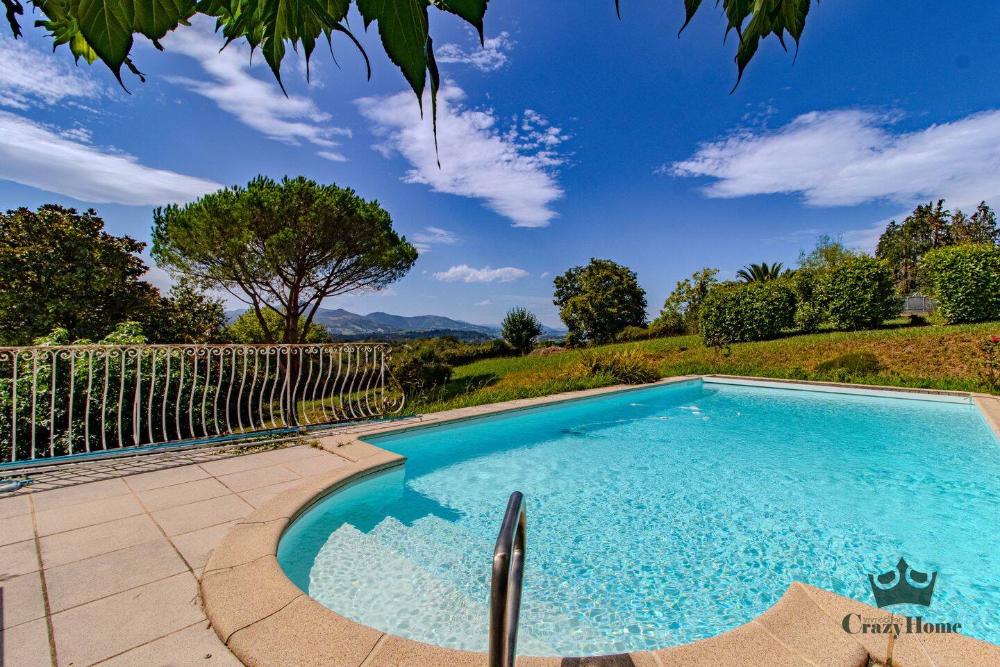 Maison 7 pièces 251 m² · à Cambo-les-Bains · 251 m² · 1 050 000 €