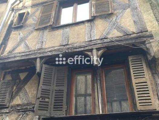 Immeuble à vendre 69 000 € 135 m² Centre Thiers 63300