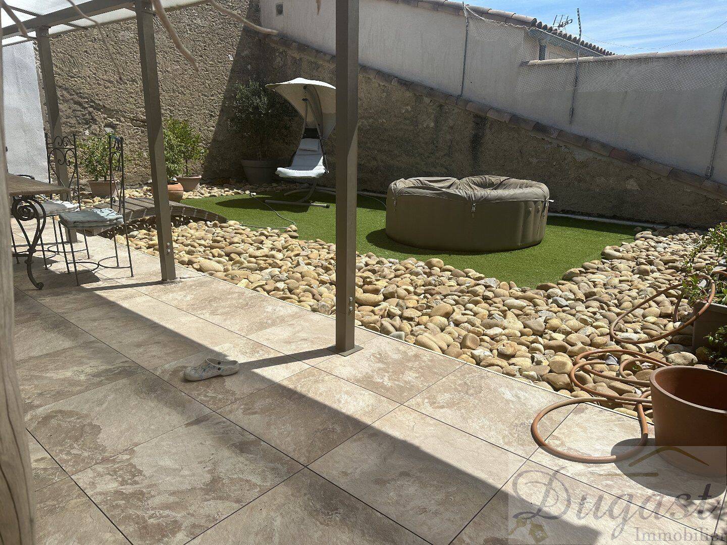 Maison 6 pièces 160 m² · à Lespignan · 160 m² · 271 000 €