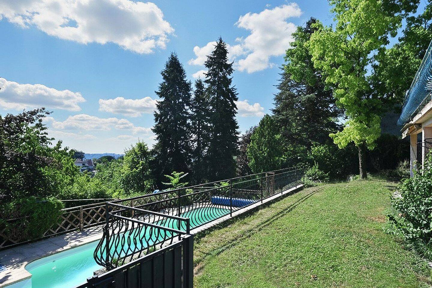 Maison 7 pièces 150 m² · à Saint-Didier-au-Mont-d'Or · 150 m² · 698 000 €