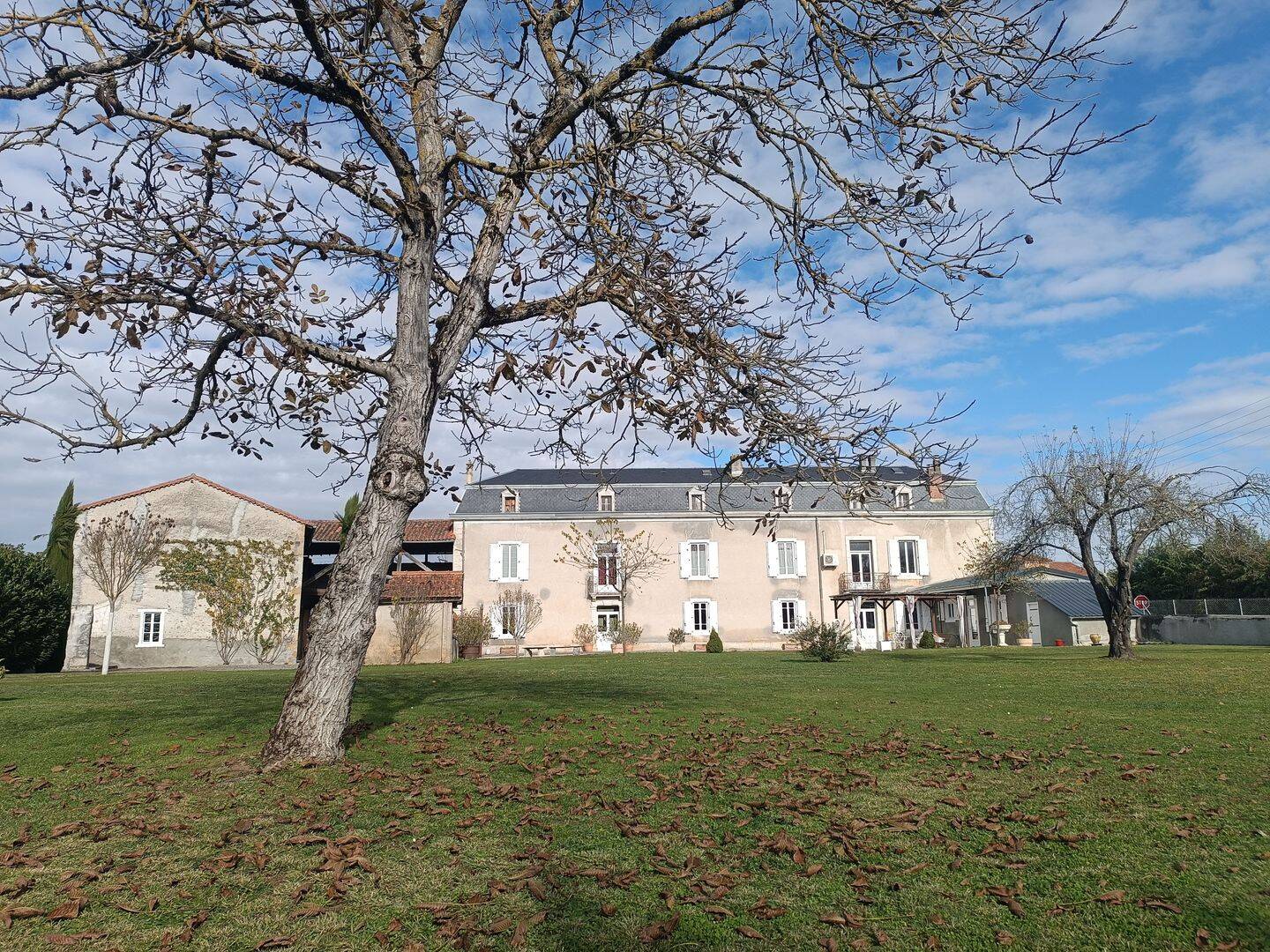 Maison 17 pièces 475 m² · à Pointis-Inard · 475 m² · 290 000 €