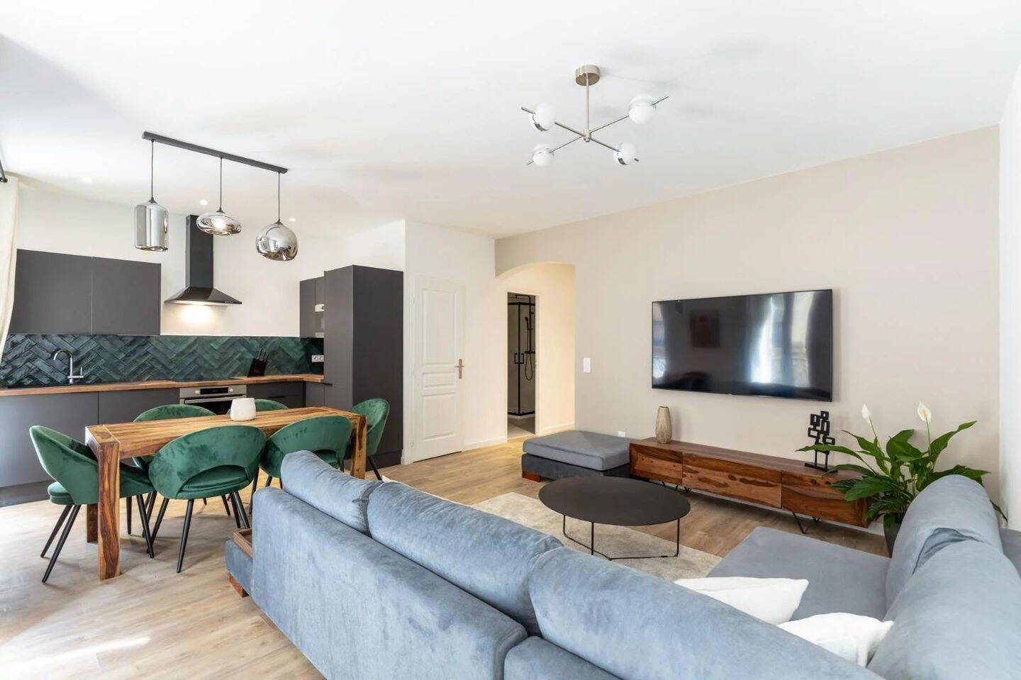 Appartement 5 pièces 93 m² · à Marseille 6ème Arrondissement · 93 m² · 2 450 €