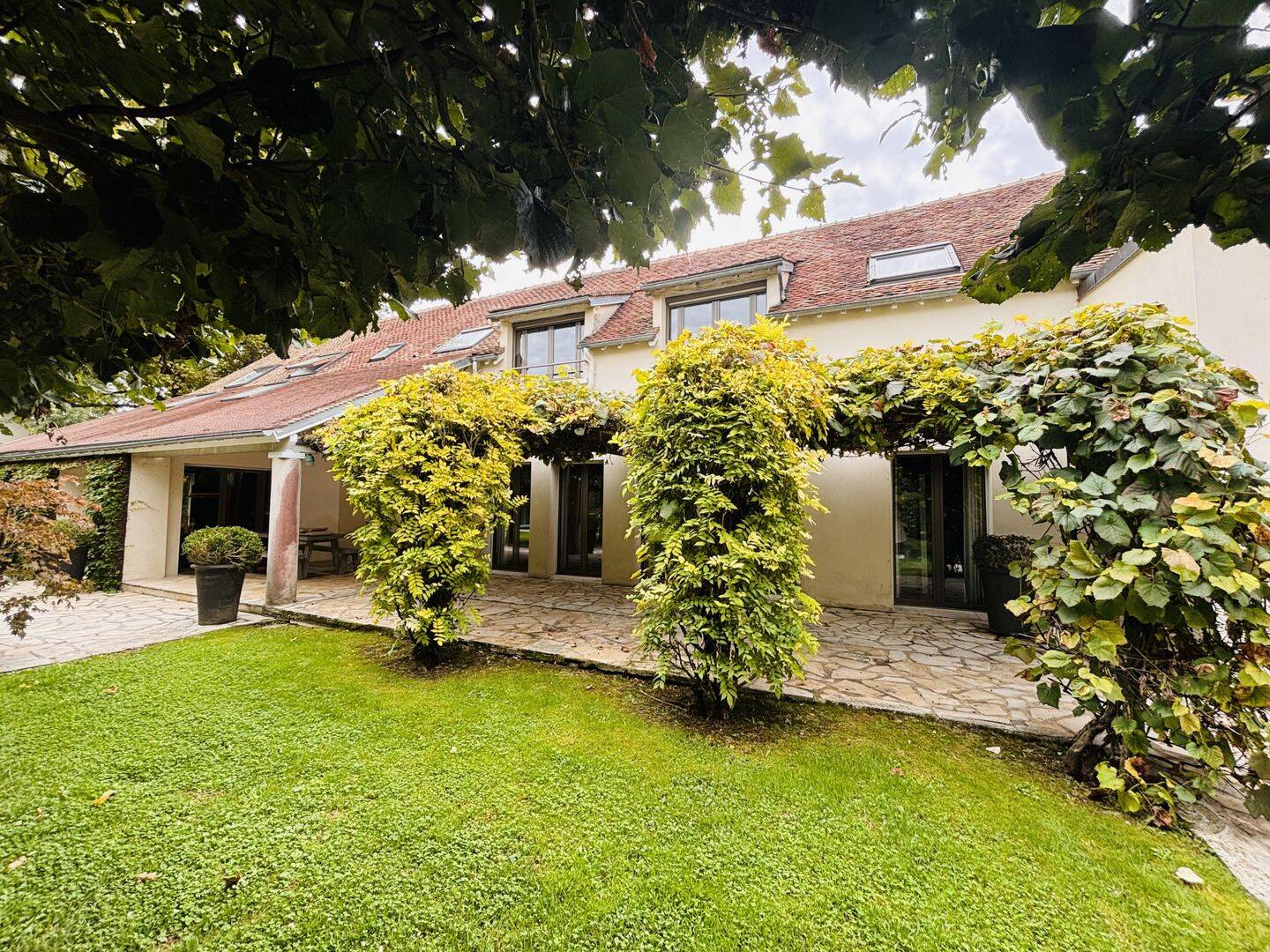 Maison 6 pièces 263 m² · à Collemiers · 263,2 m² · 595 000 €