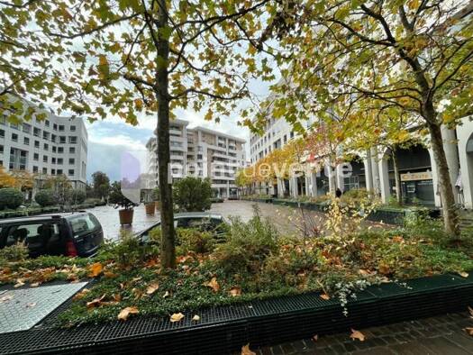 Salon de thé avec bail commercial 3 220 € 69 m² d'espace de restauration Centre Ville Rueil-Malmaison 92500