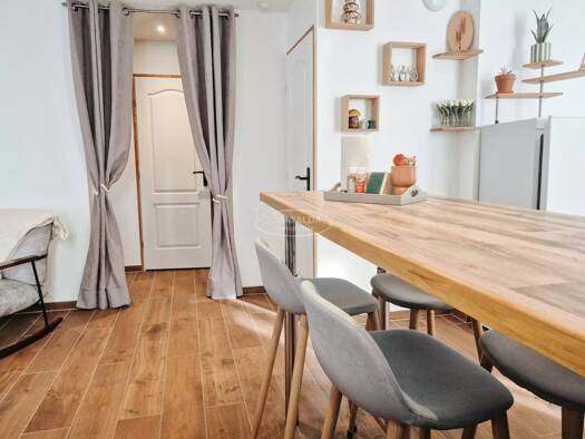 Appartement à louer 1 045 € 3 pièces 2 chambres 56,8 m² RDC/1 Marnaz 74460