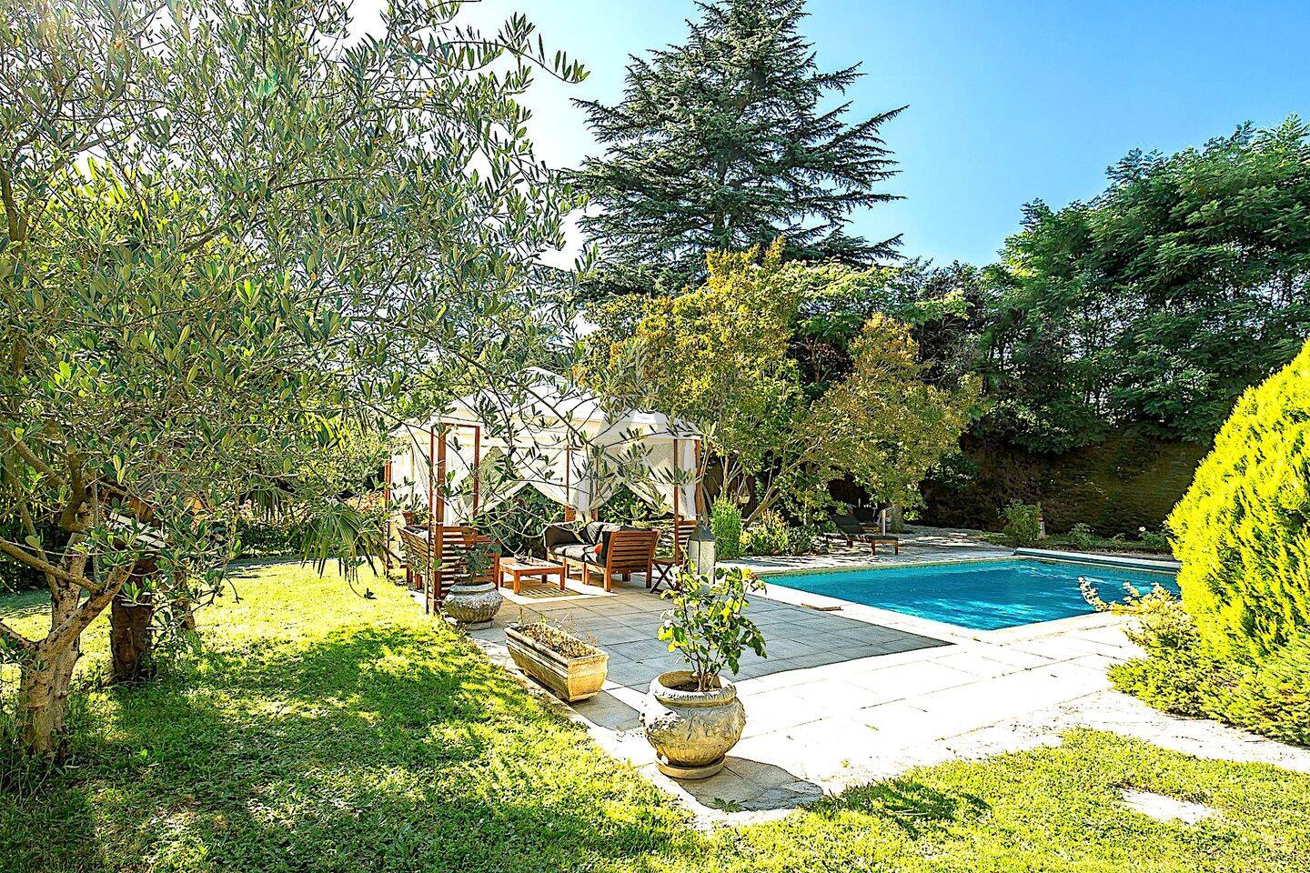 Maison 8 pièces 240 m² · à Saint-Cyr-au-Mont-d'Or · 240 m² · 1 190 000 €