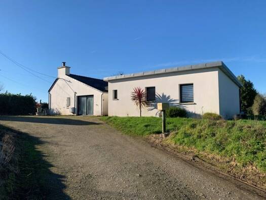 Maison de plain-pied à vendre 277 000 € 5 pièces 4 chambres 152 m² 2 300 m² de terrain Plougonven 29640
