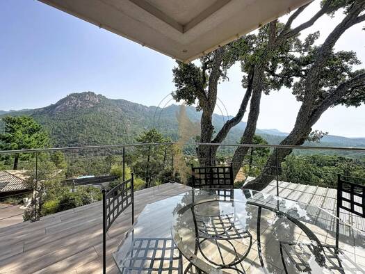 Villa à vendre 890 000 € 6 pièces 4 chambres 150 m² 1 404 m² de terrain Zonza 20144