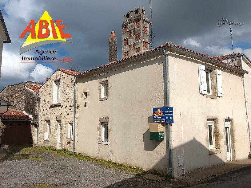 Maison 4 pièces 129 m² · à Mervent · 129 m² · 107 000 €