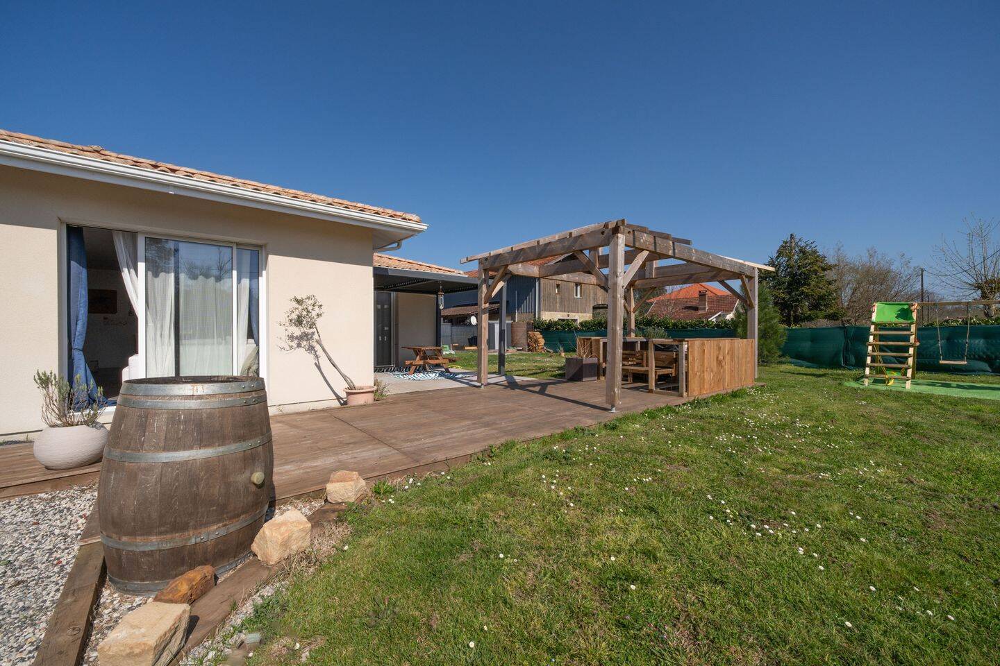 Maison 4 pièces 90 m² · à Salles · 90 m² · 368 000 €