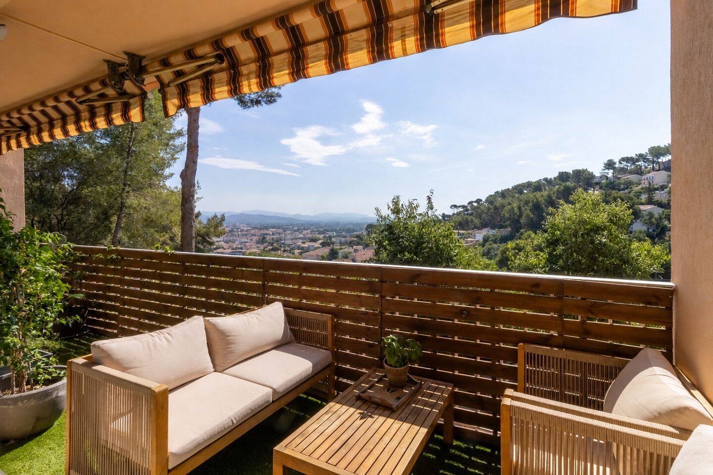 Appartement 3 pièces 73 m² · à Hyères · 72,6 m² · 359 000 €