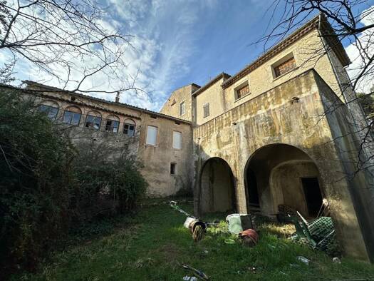 Maison à vendre 380 000 € 7 pièces 5 chambres 267,6 m² 4 000 m² de terrain Vallon-Pont-d'Arc 07150