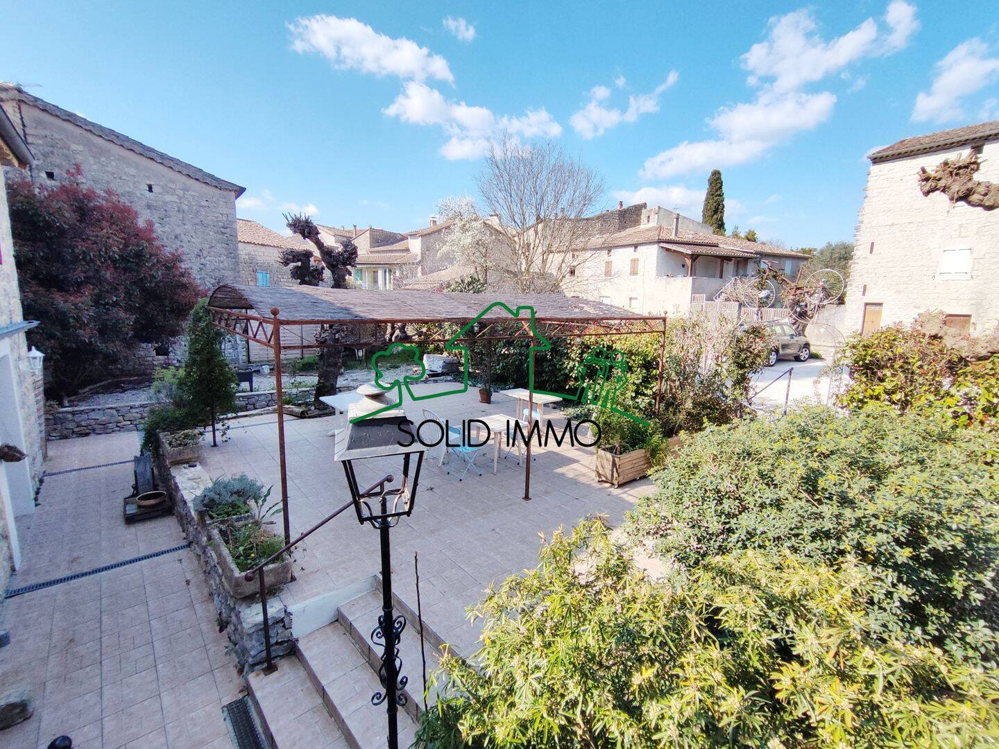 Maison 15 pièces 445 m² · à Chandolas · 445 m² · 495 000 €